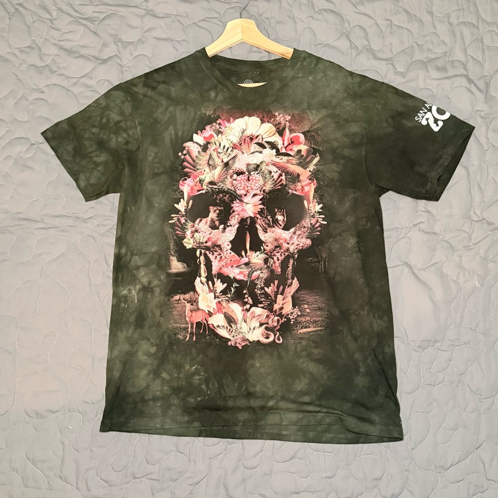 🦌🌸 The Mountain x San Antonio Zoo Skull Graphic tee 🌸🦌